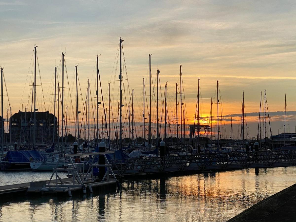 Superbe Vue Avec Balcon * Blankenberge